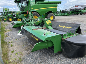 JOHN DEERE R870R BUTTERFLY SLÅTTERKROSS John Deere R870R BUTTERFLY SLÅTTERKROSS 6PIN 1000RPM
...
MNR 23203
...
PRIS EXKL. MOMS: 349.000:-
...
Vi reserverar oss för felskrivning. Kontakta alltid oss innan du åker och tittar, så vi kan säkerställa att maskinen finns på plats.
