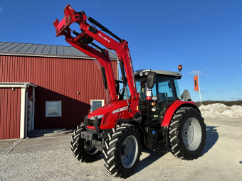 MF 5713S EF D6 lastare FL3819 Massey Ferguson MF 5713 D6 EF I fint skick! nyservad och utrustad med:
Däck 420/85-38, Fram 340/85-28 Nya
S3003 Lastarpaket el CCLS 110L/min
GR010 Ls uttag
NA032 Framaxelfjädring
LA066 Pto 540/540E/1000
WE110 Ledade framskärmar
AF011 Radio Mp3 Bluetooth
AQ004 Acc 
AE042 Superdeluxe förarstol
BA008 Fieldstar 5-skärm
VC023 Starthjälp 
CE020 175 Amp generator
VK022 Färdljus och arb hyttst baksk
GPS-förberedd Teleskopiska vidvinkelspeglar med defrost elins
För mer info ring Tobbe: 0498-65 45 05 


	
