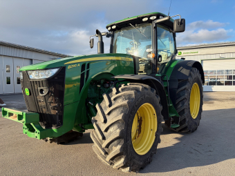 JOHN DEERE 8295R TRAKTOR John Deere 8295R FT4 TRAKTOR 710/75X42 85%,650/60X34 90%  6 DUBB.UTTAG  KYLSKÅP  
10 TUMS SKÄRM  ACS  VAGNSBROMS  

...
MNR 20341
...
PRIS EXKL. MOMS: 1.550.000:-
...
Vi reserverar oss för felskrivning. Kontakta alltid oss innan du åker och tittar, så vi kan säkerställa att maskinen finns på plats.
