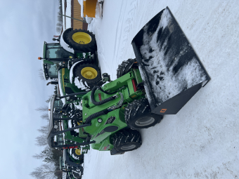 Kompaktlastare Avant 528 Avant 528 Fin Avant 528.
ca 1650T
Traktormönstrade däck 26-12-12.
6-funktioners joystick.
Stora sidovikterna.
Motorvärmare.
Parallellföring.

OBS skopan på bild ingår ej men kan köpas till för 11000+moms!
Ring för mer info.