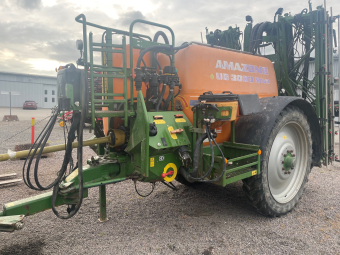 AMAZONE UG3000 SPRUTA 24 M (KUND) Amazone UG3000 SPRUTA 24 M (KUND) KUNDFÖRMEDLING
...
STYRANDE DRAG  BESIKTIGAD
...
MNR 40050
...
PRIS EXKL. MOMS: 179.000:-
...
Vi reserverar oss för felskrivning. Kontakta alltid oss innan du åker och tittar, så vi kan säkerställa att maskinen finns på plats.
