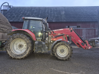 MASSEY FERGUSSON 7620 DYNA-VT EXCLUSIVE TRAKTOR Massey Ferguson 7620 DYNA-VT EXCLUSIVE TRAKTOR LASTARE ST.BM
...
MNR 39855
...
PRIS EXKL. MOMS: 549.000:-
...
Vi reserverar oss för felskrivning. Kontakta alltid oss innan du åker och tittar, så vi kan säkerställa att maskinen finns på plats.
