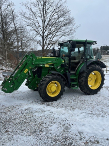JOHN DEERE 5100R TRAKTOR FR.LYFT SKOG John Deere 5100R TRAKTOR FR.LYFT INKOMMANDE MAJ
...
LASTARE  FRONTLYFT  FULL SKOGSUTRUSTNING
...
MNR 40071
...
PRIS EXKL. MOMS: 795.000:-
...
Vi reserverar oss för felskrivning. Kontakta alltid oss innan du åker och tittar, så vi kan säkerställa att maskinen finns på plats.
