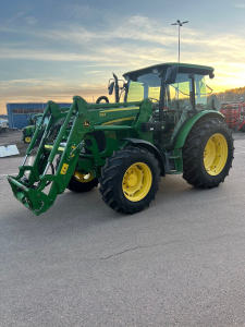 JOHN DEERE 5070M PQ TRAKTOR LASTARE John Deere 5070M PQ TRAKTOR LASTARE PQ  420/85X34 13.6X24  AVG.RÖR HÖGER SIDA  FRAMSKÄRM  
LAST.FÖRBEREDD  JOHN DEERE 583 LASTARE
...
MNR 15801
...
PRIS EXKL. MOMS: 395.000:-
...
Vi reserverar oss för felskrivning. Kontakta alltid oss innan du åker och tittar, så vi kan säkerställa att maskinen finns på plats.
