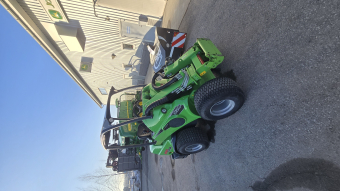 Avant 528 Kompaktlastare utrustad enligt spec. Avant 528 Utrustad med:
Katalysator
Hjul 26x12.00-12 GR
4X4 med antislipventil och lock on/lock off
Parallellföring
Arbetsbelysning LED 700 Lumen
Joystick 6-funktioners
Kulkoppling 50 mm
Sidovikter par 180 kg