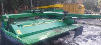 JOHN DEERE 1365 ROTORSLÅTTERKROSS MED MATTA John Deere 1365 ROTORSLÅTTERKROSS MATTA GROUPER
...
MNR 40122
...
PRIS EXKL. MOMS: 59.000:-
...
Vi reserverar oss för felskrivning. Kontakta alltid oss innan du åker och tittar, så vi kan säkerställa att maskinen finns på plats.
