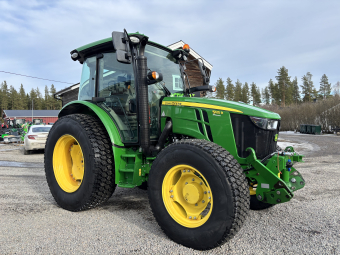 John Deere 5125R med frontlyft John Deere 5125R med frontlyft 