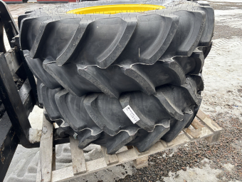 Kompletta Hul JD fälg Firestone 460/85R34 2st Michelin Kompletta hjul på JD fälg 