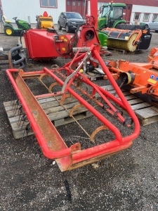 FARMCARE 2,5M RIDHUSHARV Övrigt FARMCARE 2,5M RIDHUSHARV FÖR STOR TRAKTOR
...
MNR 24319
...
PRIS EXKL. MOMS: 26.000:-
...
Vi reserverar oss för felskrivning. Kontakta alltid oss innan du åker och tittar, så vi kan säkerställa att maskinen finns på plats.
