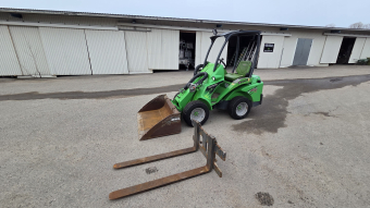 Kompaktlastare Avant 420 20 Hk Diesel Avant 420 Denna maskin omfattas ej av ML Trygghetsköp 3mån/100tim
Maskinen säljes för kunds räkning utan garanti.
För mer information kontakta din säljare.