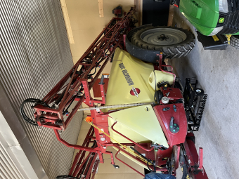 HARDI NAVIGATOR 3000 SPRUTA 24M RAMP (KUND) Hardi NAVIGATOR 3000 SPRUTA 24M RAMP KUNDFÖRMEDLING
...
PREPARATFYLLARE, SKÄRMAR, HJUL 300/95-46, 8 SEKTIONER, PREPARATSKÅP, TVÄTT. 2M SPÅRVIDD.
BESIKTIGAD 25-03-25
...
MNR 28226
...
PRIS EXKL. MOMS: 299.000:-
...
Vi reserverar oss för felskrivning. Kontakta alltid oss innan du åker och tittar, så vi kan säkerställa att maskinen finns på plats.
