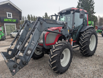 Traktor VALTRA A75-4 Valtra A75 Fyndpris! I nyskick, endast 885 timmar. 
Skopa och pallgafflar medföljer.

Denna maskin omfattas ej av ML Trygghetsköp 3mån/100tim
Maskinen säljes för kunds räkning utan garanti.
För mer information kontakta din säljare.