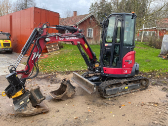 YANMAR VIO26 GRÄVARE (KUND) Yanmar VIO26 GRÄVARE KUNDFÖRMEDLING
...
HYTT MED VÄRME  GUMMILARV  EXTRA MOTVIKT  AUTO IDDLE
3:E & 4:E HYDRAULFUNKTION MED POTENTIOMETERS  
2 ST LED ARBETSBELYSNING FRAM  1 ST LED ARBETSBELYSNING BAK
ROTELLA  RADIO  KÖRPEDALER  YANMAR PREMIUM RÖD
3 SKOPOR
...
MNR 33073
...
PRIS EXKL. MOMS: 485.000:-
...
Vi reserverar oss för felskrivning. Kontakta alltid oss innan du åker och tittar, så vi kan säkerställa att maskinen finns på plats.
