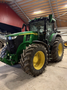 JOHN DEERE 7R 330 AP TRAKTOR 50 KM FR.LYFT PTO (KUND) John Deere 7R 330 CP TRAKTOR 50 KM KUNDFÖRMEDLING
...
FRONTLYFT  PTO  AUTOTRAC SF 1 KLAR  710/75X42 600/65X34
TRELLEBORG  5 DUBB.UTTAG  540E 540 1000E  AKTIVT SÄTE  
LEDBESLYSNING  LUFTBROMS  VAGNSBROMS
SOM NY
...
MNR 28108
...
PRIS EXKL. MOMS: 2.598.000:-
...
Vi reserverar oss för felskrivning. Kontakta alltid oss innan du åker och tittar, så vi kan säkerställa att maskinen finns på plats.
