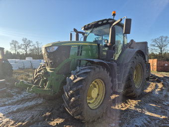 JOHN DEERE 6250R C-PRO TRAKTOR 50 KM FR.LYFT PTO John Deere 6250R C-PRO TRAKTOR 50 KM 
FRONTLYFT  PTO  AUTOTRAC SF1 KLAR  710/70X42 600/70X30 TRELLEBORG  TLS  
HCS  VRIDB.FR.SKÄRMAR  LÄDERPAKET  IMMOBOLIZER  LUFTBROMS  VAGNSBROMS
VARIOSTYRNING  ULTIMATE BELYSNING  JD ELSERVO FÖR FRONTLYFT  
FRONTDIFF  ULTIMATE SÄTE  COMMANDPRO
...
MNR 27723
...
PRIS EXKL. MOMS: 1.749.000:-
...
Vi reserverar oss för felskrivning. Kontakta alltid oss innan du åker och tittar, så vi kan säkerställa att maskinen finns på plats.
