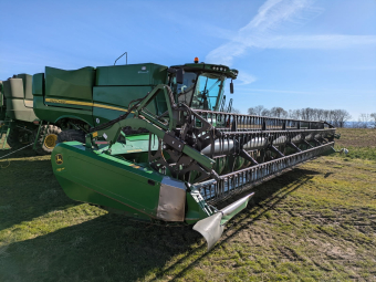 JOHN DEERE S790 SKÖRDETRÖSKA 35 FOT John Deere S790 SKÖRDETRÖSKA 35 FOT JOHN DEERE ZPF 735 SKÄRBORD BORDVAGN , ICA2 AUTOMATISKA SKÖRDEINSTÄLLNINGAR,  DAFO BRANDSLÄCKSYSTEM,  SF6000  MOBILT RTK MODEM  
6,9M TÖMMNINGSÖR MED KAMERA, VF750/65R26 IF900/60R38 MICHELIN, KOMPRESSOR, ACTIVYIELD, LED BELYSNING,
...
MNR 23526
...
PRIS EXKL. MOMS: 3.095.000:-
...
Vi reserverar oss för felskrivning. Kontakta alltid oss innan du åker och tittar, så vi kan säkerställa att maskinen finns på plats.
