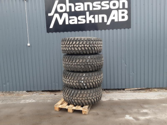 400/70-20 ALLIANCE MULTIUSE 550 4 ST (NYA) Övrigt 400/70-20 ALLIANCE MULTIUSE 55 Multiuse 550 klackdäck kompletta hjul ca 95%
Navhålsdiameter 220mm
8 bulthål, 28mm, 
Bultcirkeldiameter cc 275mm
Offset, ET 0
Från en Weidemann 5080