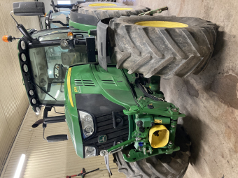 JOHN DEERE 6215R C-PRO TRAKTOR FR.LYFT PTO John Deere 6215R AP TRAKTOR FR.LYFT PTO FR.LYFT  PTO  AUTOTRAC SF1 KLAR  6000 MOTTAGARE 650/85X38 600/70X28 MICHELIN  JD LINK  ELSPEGEL  10" SKÄRM
4 DUBB.UTTAG  TLS  HYTTFJÄDRING  VRIDB.FR.SKÄRM  CLIMA TRAC  VÄRME BAKRUTA  HMS  
IMMOBOLIZER  3:E F BAKSKÄRM  EXTRA OLJA 14l  LS  JD ELSERVOSPAK  SMART 4WD  LEDBELYSNING 
COMMANDPRO  2 KRETS VAGNSBROMS    
...
MNR 25389
...
PRIS EXKL. MOMS: 1.395.000:-
...
Vi reserverar oss för felskrivning. Kontakta alltid oss innan du åker och tittar, så vi kan säkerställa att maskinen finns på plats.
