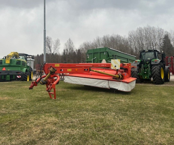 KUHN FC352G ROTORSLÅTTERKROSS Kuhn FC352G ROTORSLÅTTERKROSS INKOMMANDE APRIL 2026
...
INKL.VIDVINKELAXEL
...
MNR 2537
...
PRIS EXKL. MOMS: 69.000:-
...
Vi reserverar oss för felskrivning. Kontakta alltid oss innan du åker och tittar, så vi kan säkerställa att maskinen finns på plats.
