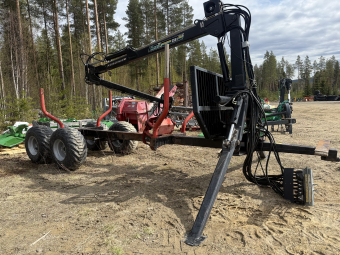 Skogskran Nokka 2551 med vagn och vinsch Nokka 2551 
Denna maskin omfattas ej av ML Trygghetsköp 3mån/100tim
Maskinen säljes för kunds räkning utan garanti.
För mer information kontakta din säljare.
