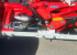 PÖTTINGER SERVO 3000PN VÄXELPLOG (DEMO) Övrigt PÖTTINGER SERVO 3000PN VÄXEL Variabelt inställbar arbetsbredd
1 Ram 5-skärig universell
SERVO 3000
1 Ramhöjd 80 cm
Plogkroppsavstånd 95 cm
Raminsvängningscylinder SERVO 3000
Hydraulisk inställning första fårans bredd
Plogkropp i massiv plåt 46 Wc DURASTAR
Skär 18" vändbar spets DURASTAR
Skumvinge W/UW/WWWS (par)
Skivrist på alla plogkroppar (välj skivristtyp H710300
eller H710320)
Skivrist 500 tandad fjädrad
Transportpendelhjul bak 579 x 264 hydrauliskt dämpat
Konsol, vändbart transporthjul, PLUS 3000
Vändaxel kategori III/bredd II
TRACTION CONTROL SERVO 3000
Förstärkt landsida på sista plogkropparna PÖTTINGER SERVO 3000PN VÄXELPLOG (DEMO)
