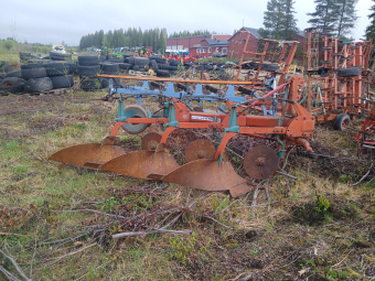 3-skärig plog Kverneland Kverneland 3-skärig Denna maskin omfattas ej av ML Trygghetsköp 3mån/100tim
Maskinen säljes för kunds räkning utan garanti.
För mer information kontakta din säljare.