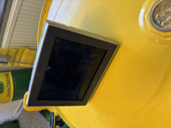 AMS - JOHN DEERE 4240 UNIVERSALMONITOR, BEG John Deere 4240 display 