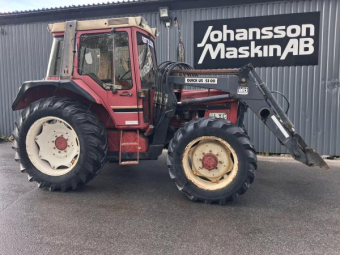 IH 844XL ÅLÖ 5300 LASTARE TYP3 Övrigt IH 844XL ÅLÖ 5300 LASTARE TYP3 160000 ex moms
16,9-34 12,4-28 
Ålö Quicke US 5300 typ 3 fäste och 3-e funktion
Ålö US 5300 pararellförd lastare Fäste Ålö Typ3
2x dubbelverkande uttag bak + fri retur
Hitchkrok
Motorvärmare 220v
Koppling bytt, lager, svänghjul, startkrans