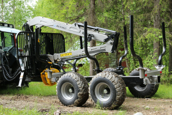MULTIFOREST 950 9,5 TON NEW EDITION Övrigt TREJON MULTIFOREST 950 9,5 TON Totalvikt 9,5ton
MF 650 Vik Kran
Lastarea 2,15m2
Antal bankar 3st
Hjul 400/60-15,5 Track
Hyrualiska stödben
6,5m Vikkran med utskjut
Lyftkraft 4m 870Kg
Grip G100
Lättvikts pkt
Ramförlängning ink extra banke
Hydrualisk Radio vinch
1700kg drag kraft
40m vire
Brytblock på Kranarm