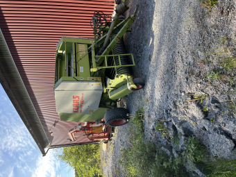 CLAAS ROLLANT 46 RUNDBALSPRESS  (KUND) Claas CLAAS ROLLANT 46 RUNDBALSPRESS KEDJOR, VINKELVÄXEL NY, CA 7000 BALAR
...
MNR 85449
...
PRIS EXKL. MOMS: 35 000:-
...
Vi reserverar oss för felskrivning. Kontakta alltid oss innan du åker och tittar, så vi kan säkerställa att maskinen finns på plats.
