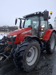 MASSEY FERGUSON 5713 TRAKTOR FR.LYFT PTO Massey Ferguson 5713 TRAKTOR FR.LYFT PTO TRAKTORN KOMMER IN TILL OSS FÖRST I NOVEMBER

FRONTLYFT
FRÄMRE PTO
FRAMAXELFJÄDRING
FRONTLASTARE FL3823
DYNA-6 TRANSMISSION
6 POWERSHIFTSTEG UTAN KOPPLING
24 FRAMÅT / 24 BACK
POWER SHUTTLE
AGCO POWER 4,4 L 4-CYLINDRIG MOTOR
CA 130 HK
ELEKTRONISKA HYDRAULVENTILER
BAKRE PTO
FYRHJULSDRIFT
ADBLUE/SCR-MOTOR
...
MNR 40264
...
PRIS EXKL. MOMS: 800.000:-
...
Vi reserverar oss för felskrivning. Kontakta alltid oss innan du åker och tittar, så vi kan säkerställa att maskinen finns på plats.

