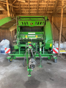 JOHN DEERE V461R RUNDBALSPRESS 13 KNIVAR John Deere V461R RUNDBALSPRESS 13 KNIVAR 620/50X22.5 HJUL
AUTOMATSMÖRJNING
13 KNIVAR
PIVOTHJUL
540V
BALRAMP
VISION PAKET
...
MNR 24972
...
PRIS EXKL. MOMS: 499.000:-
...
Vi reserverar oss för felskrivning. Kontakta alltid oss innan du åker och tittar, så vi kan säkerställa att maskinen finns på plats.

