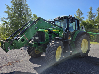 Traktor John Deere 6630 Trima +5.1P John Deere 6630 Premium Årsmodell: 2012
Driftstid: 6606h
- Autopower
- Autotrac
- Isobus
- TLS framaxelfjädring
- Hyttfjädring
- 3 Bakre E-SCV hyd. uttag
- 3 Främre E-ICV Hyd. uttag
- LS hydraulik