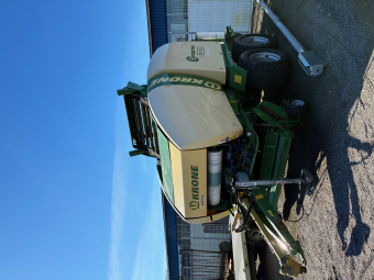 KRONE COMPRIMA CF 155 INPLASTARPRESS Krone COMPRIMA CF 155 INPLASTARPRESS NY PICK-UP 2022
DRIFTSTID: CA 16-19000 BALAR
...
MNR 39559
...
PRIS EXKL. MOMS: 325.000:-
...
Vi reserverar oss för felskrivning. Kontakta alltid oss innan du åker och tittar, så vi kan säkerställa att maskinen finns på plats.
