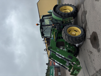 JOHN DEERE 6430 TRAKTOR John Deere 6430 PREMIUM TRAKTOR TRIMA 4.1+ LASTARE
...
MNR 37304
...
PRIS EXKL. MOMS: 449 000:-
...
Vi reserverar oss för felskrivning. Kontakta alltid oss innan du åker och tittar, så vi kan säkerställa att maskinen finns på plats.
