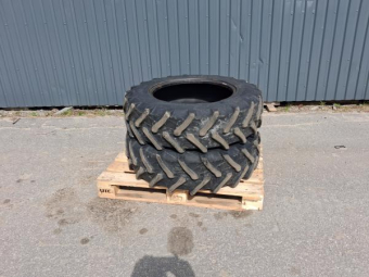 TRAKTOR DÄCK 280/85R24 2ST Övrigt TRAKTOR DÄCK 280/85R24 2ST Trelleborg
Torrsprickor finns
med slang
ca 50% kvar