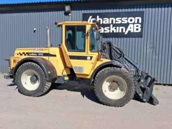 LUNDBERG 345 LSE 7210 Övrigt LUNDBERG 345 LSE 7210 549000 ex moms
420/65R24 Nokian Tri 2
Stora BM med Skevning