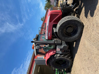 MASSEY FERGUSON 8480 TRAKTOR Massey Ferguson MASSEY FERGUSON 8480 TRAKTOR 650/85R38 600/70R28 FRONTLYFT FRONT PTO DYNAVT
...
MNR: 40597 
...
PRIS EXKL. MOMS: 425 000:-
...
Vi reserverar oss för felskrivning. Kontakta alltid oss innan du åker och tittar, så vi kan säkerställa att maskinen finns på plats.
