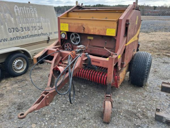 FORT RUNDBALSPRESS MIG F21 Övrigt FORT RUNDBALSPRESS Fort Mig F21 Rundbalspress garn bindning
Modell 033 
Gör ca 120 cm balar
Står i Sikeå
29000 ex moms