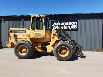CAT IT 18B STORA BM Övrigt CAT IT 18B STORA BM 195000 ex moms
600/55-26,5 Twindäck
3+ 4 funktion hyd låsning SBM