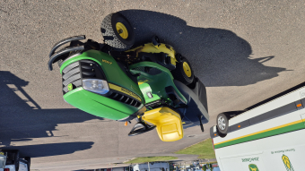 JOHN DEERE X155R ROTORMASKIN John Deere JOHN DEERE X155R ROTORMASKIN GRÄSKLIPPARE MED UPPSAMLARE
...
MNR 15155
...
PRIS EXKL. MOMS: 18 000:-
...
Vi reserverar oss för felskrivning. Kontakta alltid oss innan du åker och tittar, så vi kan säkerställa att maskinen finns på plats.
