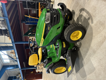 JOHN DEERE X167 ROTORMASKIN John Deere X167 ROTORMASKIN MNR 36227
...
PRIS EXKL. MOMS: 45.000:-
...
Vi reserverar oss för felskrivning. Kontakta alltid oss innan du åker och tittar, så vi kan säkerställa att maskinen finns på plats.
