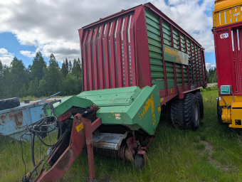 Snittvagn Strautmann giga vitesse 4 Plus Strautmann Giga Vitesse 4 Plus Snittvagn Denna maskin omfattas ej av ML Trygghetsköp 3mån/100tim
Maskinen säljes för kunds räkning utan garanti.
För mer information kontakta din säljare.