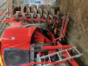 VÄDERSTAD SPIRIT 600C FIX SÅMASKIN Väderstad SPIRIT 600C FIX SÅMASKIN BIODRILL 360  
SEED EYE ÖVERVAKNING
DRIFTSTID: CA 4000 HA
...
MNR 32153
...
PRIS EXKL. MOMS: 1.395.000:-
...
Vi reserverar oss för felskrivning. Kontakta alltid oss innan du åker och tittar, så vi kan säkerställa att maskinen finns på plats.
