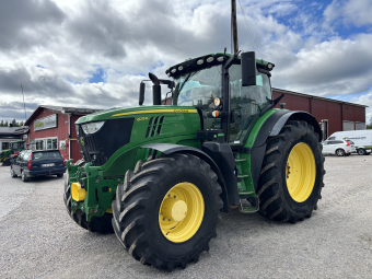 Traktor John Deere 6215R Direct Drive John Deere 6215R Direct Drive 