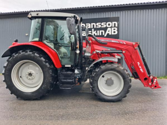 MASSEY FERGUSON 5713S DYNA-4 EF MF 3823 LASTARE Övrigt MASSEY FERGUSON 5713S DYNA-4 Vattenavskilj + extra bränslefilter
4x dubbelverkande uttag bak
eljoystick lastare+ 2 uttag bak
OC 100L/min 540/540e/1000
540/65R38 440/65R28 Helsvetsade
Ledade framskärmar breda bakskärmar
175A Generator Air Conditon
Radio Mp3 Luft stol automatisk