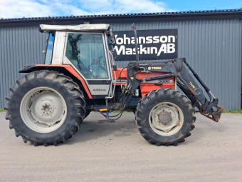 MASSEY FERGUSON 3080 TRIMA 1820 SMS Övrigt MASSEY FERGUSON 3080 TRIMA1820 Uppdrag Endast 2620 tim
Trima 1820 med Trima/sms fäste
18,4R38 90% 14,9R28 80%
3x dubbelverkande uttag bak
Hydrualisk släpvagns broms
Motorvärmare 220v