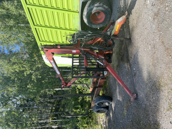 Huggarvagn KMA 10 ton 7 m Kran Nokka KMA 10T Nokka kran 7m Beg KMA 10T skogsvagn med en 7m NOKKA kran.
Ramstyrning.
Ventilpaket enligt bild.
Ring för mer info.