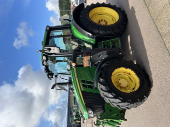 JOHN DEERE 6090M AP TRAKTOR STEPNOSE John Deere 6090M AP TRAKTOR STEPNOSE AUTOPOWER
FRONTLYFT
COMMANDARM
TLS FRAMAXELFJÄDRING
HYTTFJÄDRING
DÄCK: 540/38 FRAM OCH 480/24 BAK
3 DUBBELVERKANDE HYDRAULUTTAG
VRIDBAR FRONTSKÄRM
IMMOBILIZER
LED-BELYSNING
VAGNSBROMS
JD ELSERVOSPAK
GLASTAK
...
MNR 29696
...
PRIS EXKL. MOMS: 895.000:-
...
Vi reserverar oss för felskrivning. Kontakta alltid oss innan du åker och tittar, så vi kan säkerställa att maskinen finns på plats.
