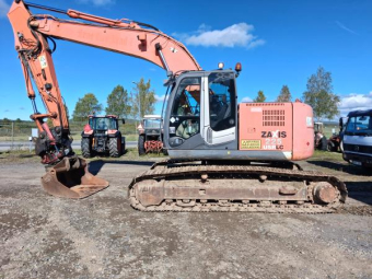 HITACHI ZAXIS 225 GRÄVMASKIN S70 Övrigt HITACHI ZAXIS 225 GRÄVMASKIN Försäljningsuppdrag
Modell USR LC
Rotortilt RT80 Serie nr 080123  rotortilt S70
Chassi nr 45221 årsmodell 2007
Gjerstad 
Djupskopa S70
Planerskopa S70
Kabelskopa S70
Servad olja filter motor
Rotortilt ny box
Ny framruta
Ny klädsel på stols dynan